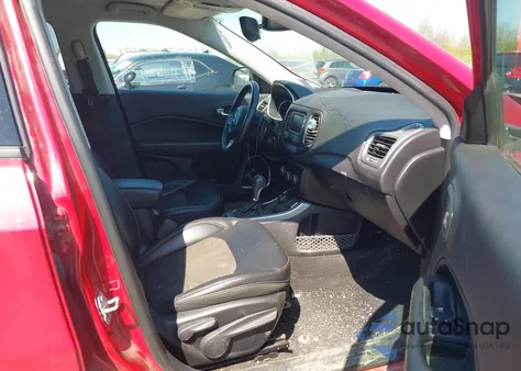 2018 Jeep Compass Latitude 4X4 from USA, damaged, VIN 3C4NJDBB4JT436816